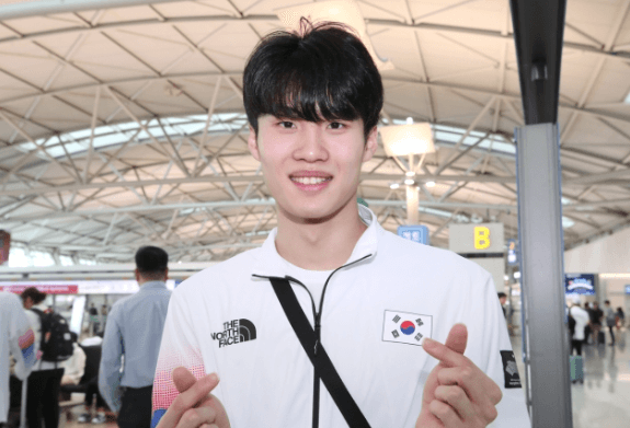 황선우 선수 사진