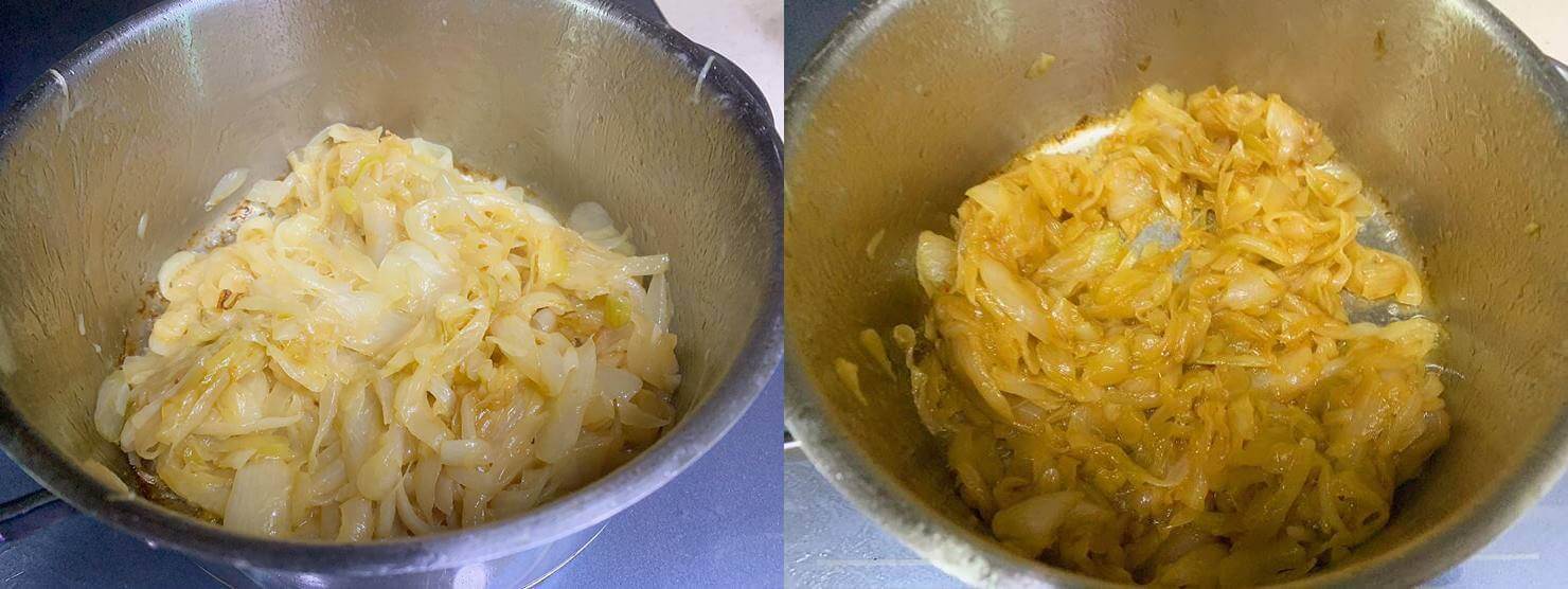 왼쪽 사진에는 냄비에 양파가 볶아져서 연한 갈색을 보이고 있다. 
오른쪽 사진에는 냄비 안에 진한 갈색으로 볶아진 양파가 있다.