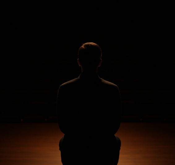 박수 뒤의 정적, 마음이 멈춘 순간의 심리학