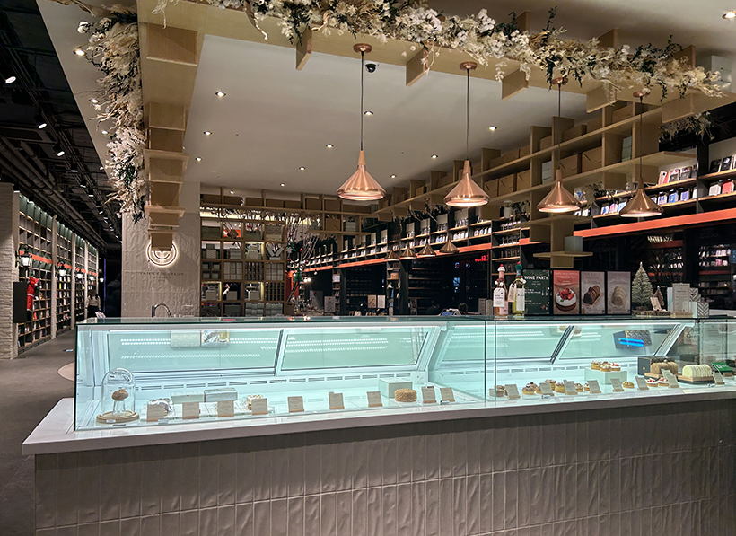 카페꼼마-얀쿠브레-매장3