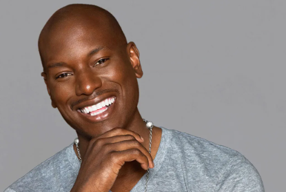 타이리스 깁슨의 정면 사진