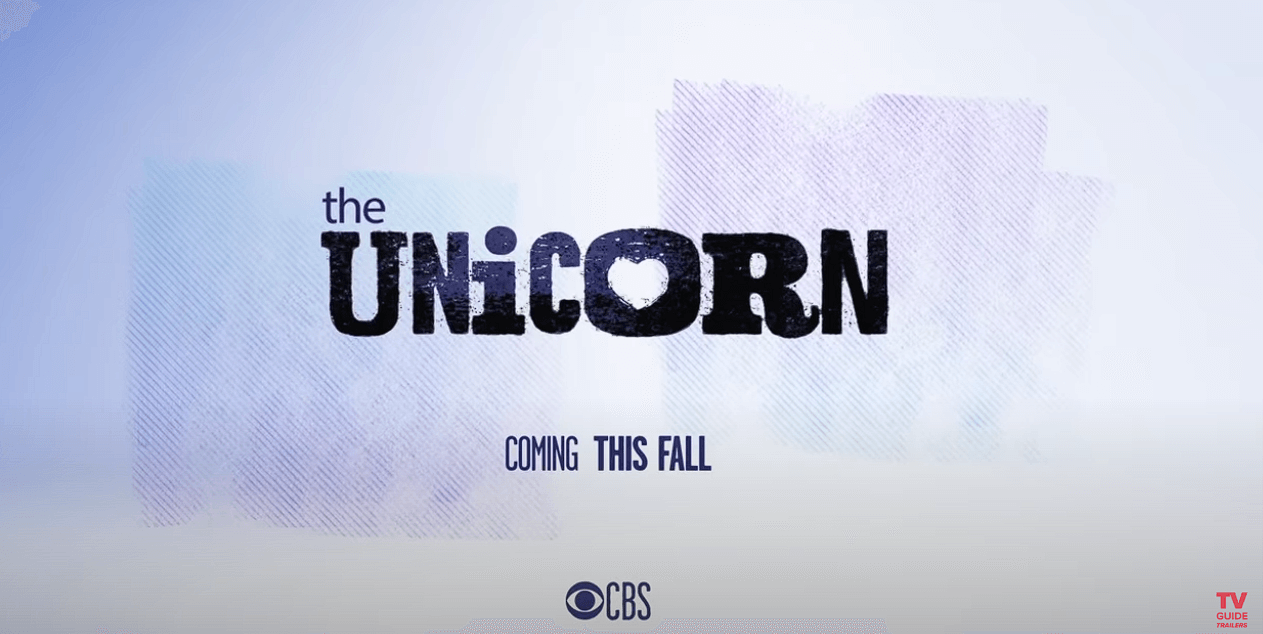 더유니콘의 포스트 하얀색 바탕에 굵은 글씨로 영어로 the unicorn 이라고 적혀있다