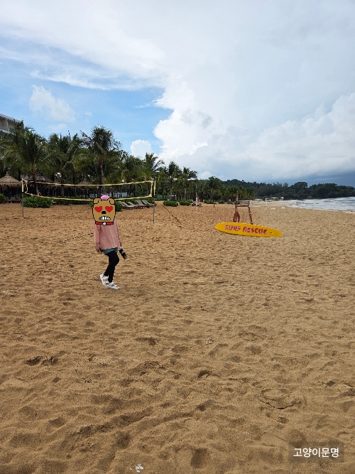 크라운 플라자 리조트 앞 바다