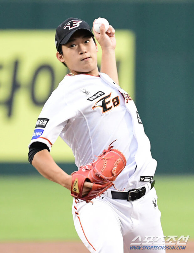 김기중-역투모습