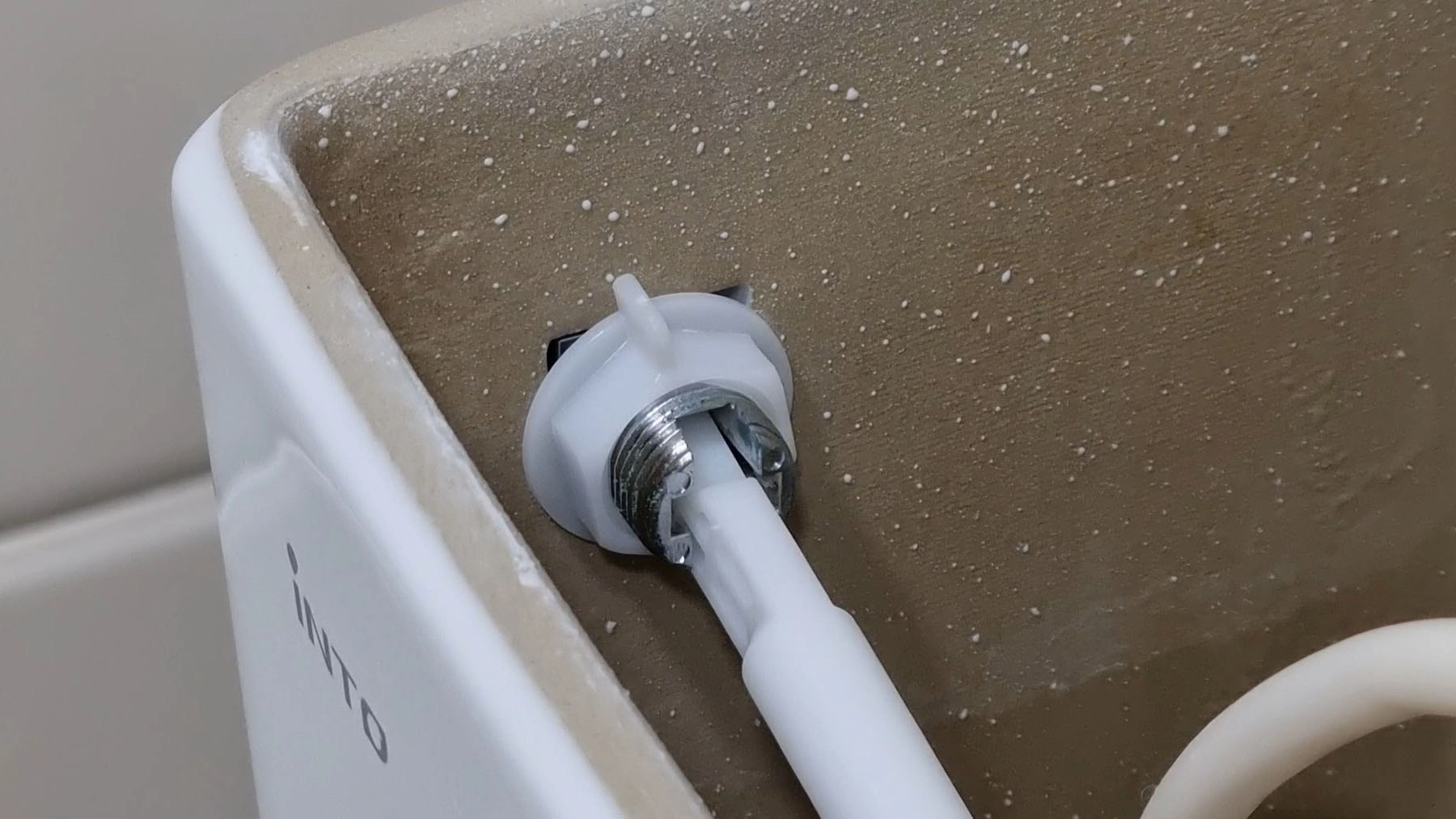 손잡이 고정 너트