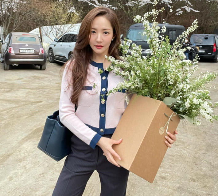 배우 박민영 사복