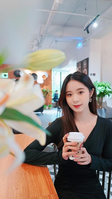 커피숍 미소 관련 사진