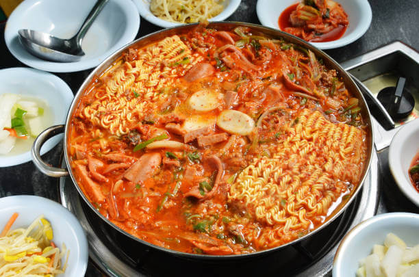 장염 먹어도 되는 음식 VS 안되는 음식을 잘 알아야 장염을 빨리 극복할 수 있다고 합니다. 장염은 아이부터 어른까지 누구나 걸릴 수 있는 질병이고 음식 때문에도 걸릴 수 있기 때문에 잘 숙지하시기 바랍니다.