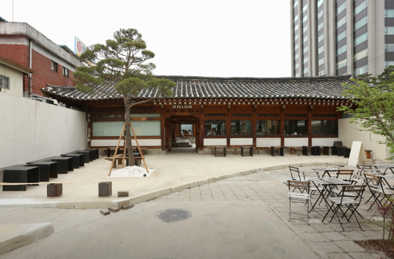 감성 한옥카페: 어니언 안국