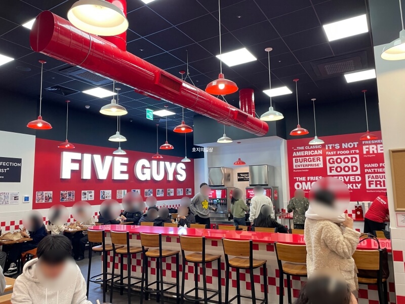 여의도 맛집 파이브가이즈 더현대서울점-매장