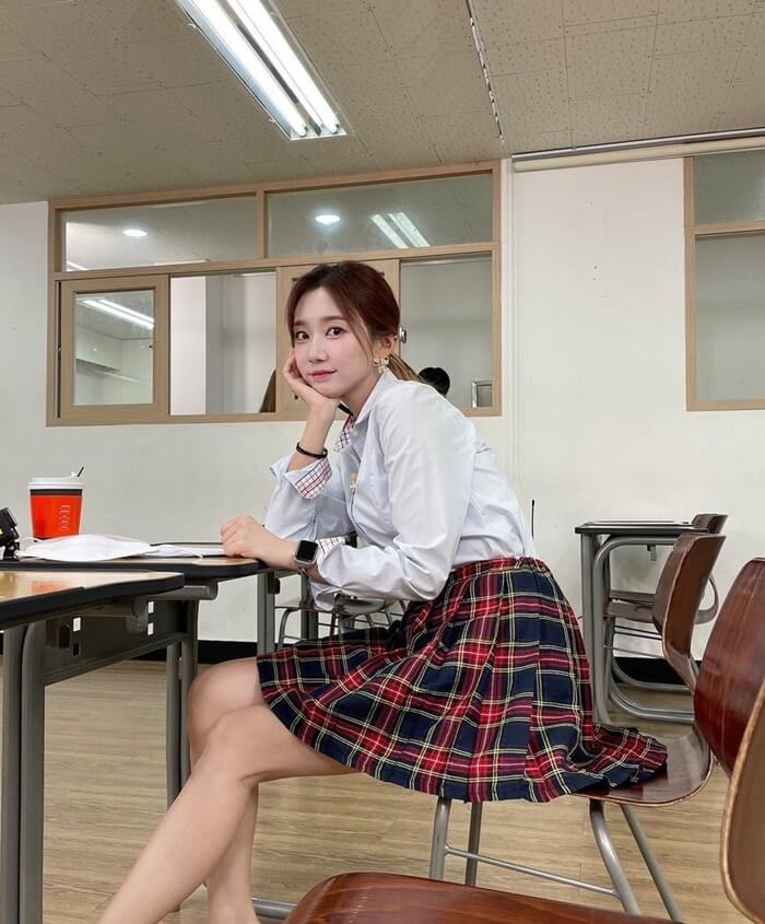 윤수빈-아나운서-교복-사진