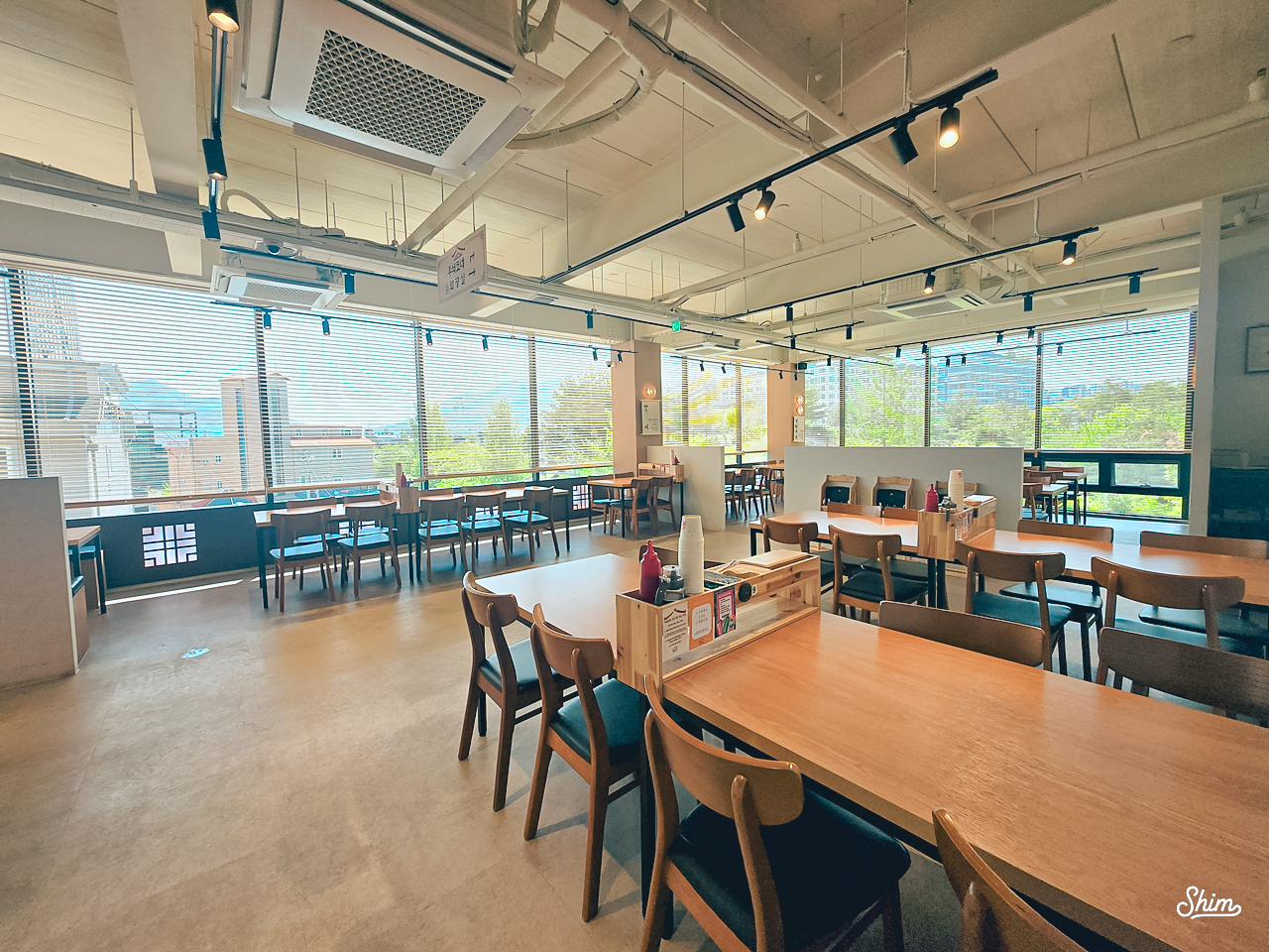 정성고등어 하남미사점 내부 인테리어