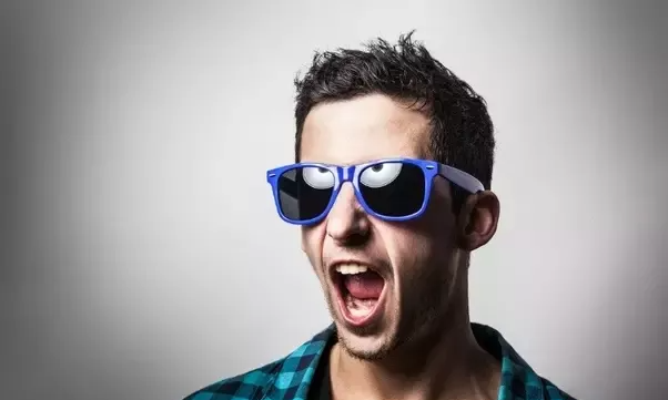 뒤끝도 없는 편