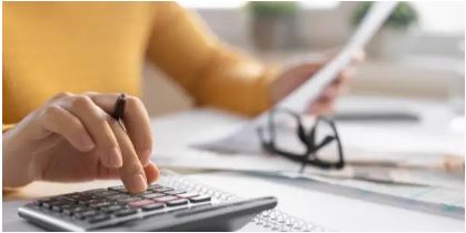 계산하는 모습 사진