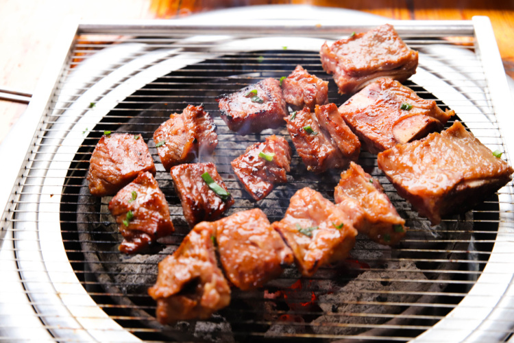 6시내고향 포천 김갑수, 장민호가 감탄하며 폭풍흡입한 이동갈비 소갈비 돼지갈비 숯불갈비 구이 맛집 추천 