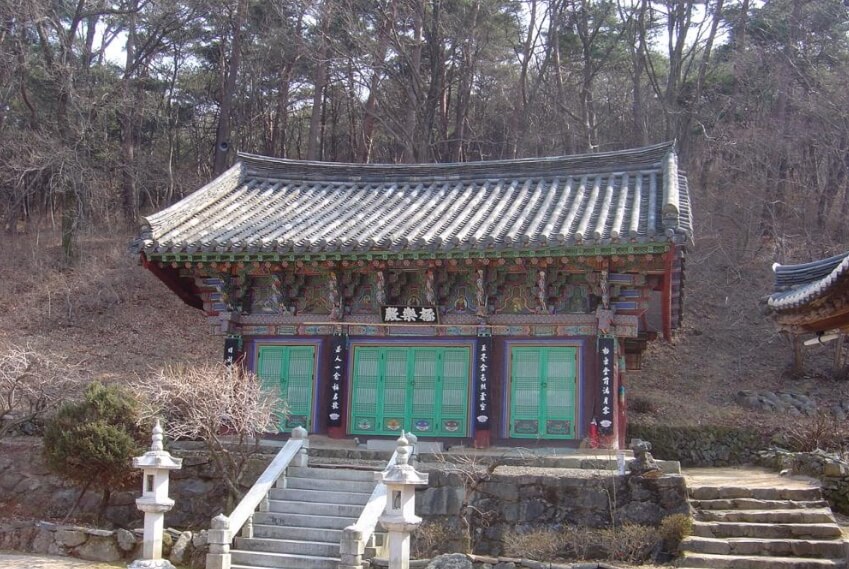 문경 운암사 : 구름도 쉬어가는 백두대간 속에 자리한 천년 고찰과 불교 수행 문화