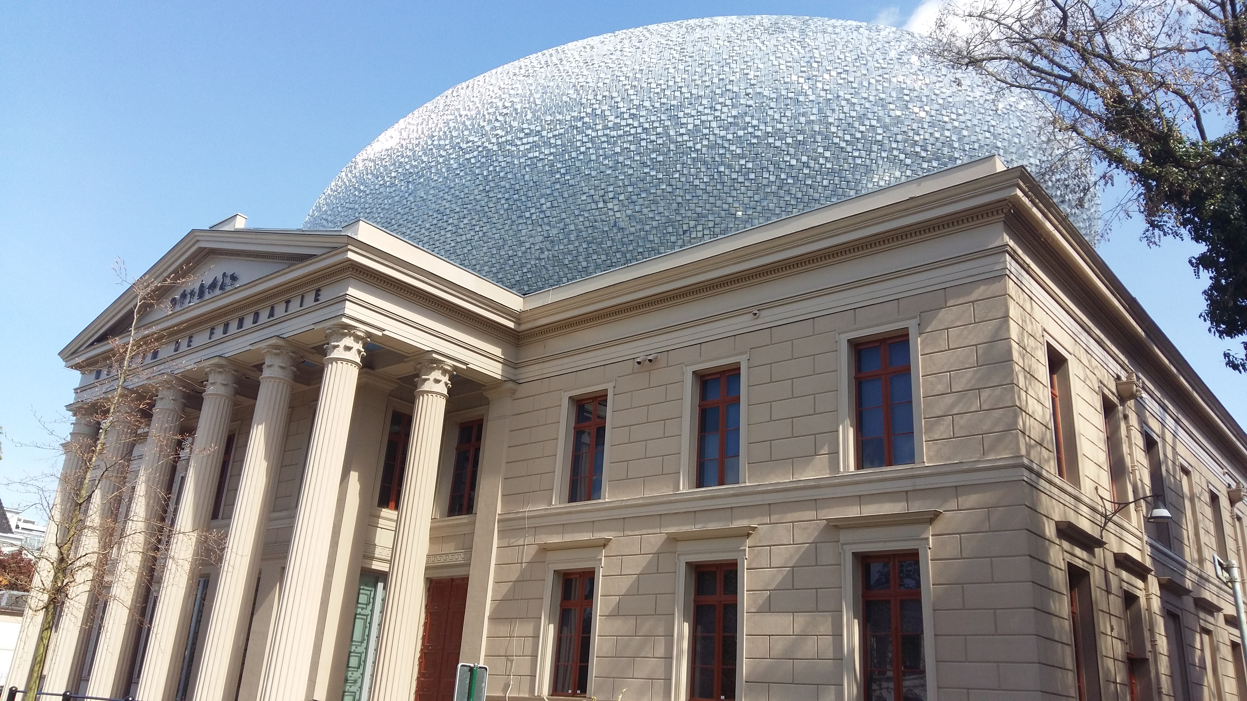 네덜란드 즈볼라 데 푼다티 박물관 측면