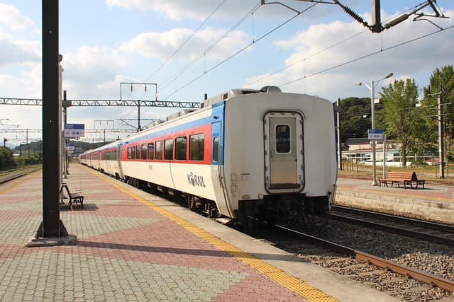 철도 전력 공급 시스템의 안정성과 효율성