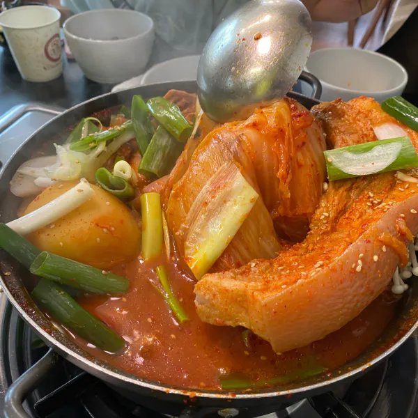 고수의 부엌 김치삼합 가마솥의 누룽지