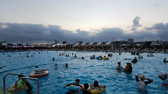 한강 수영장 야간개장