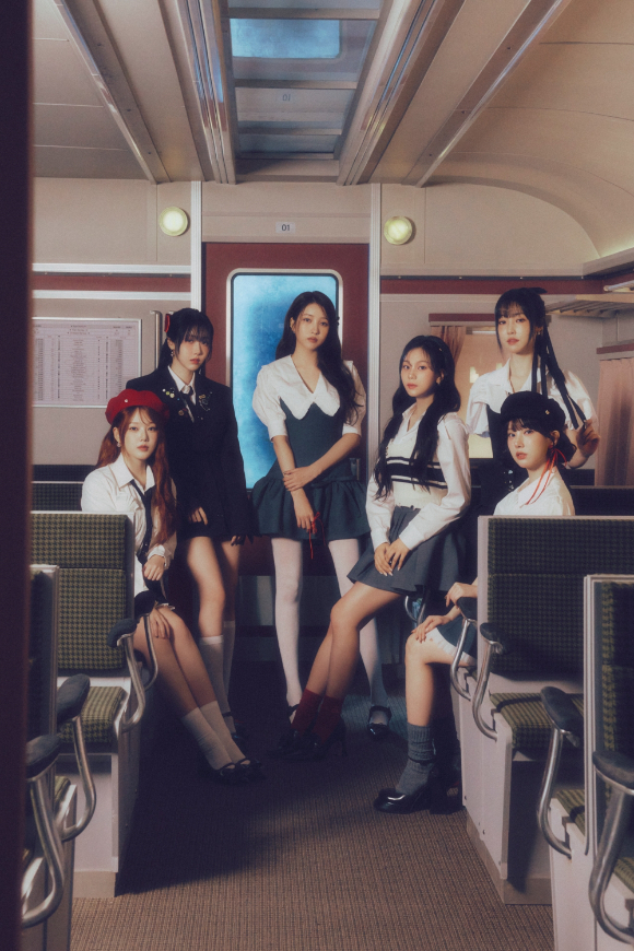 여자친구 단체 콘셉트 포토 [사진=쏘스뮤직]