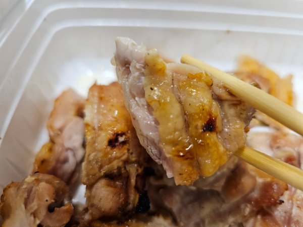 숯불에-구워진-닭고기