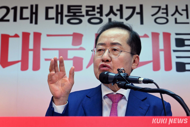 이 대통령&middot;홍준표 막걸리 회동, MB 예우 복원과 TK 신공항 지원 요청&hellip; 정계 개편의 신호탄인가?