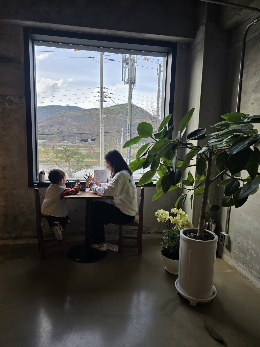 2층 미술관 색칠공부