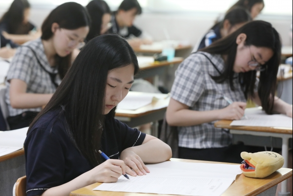 수능-학생