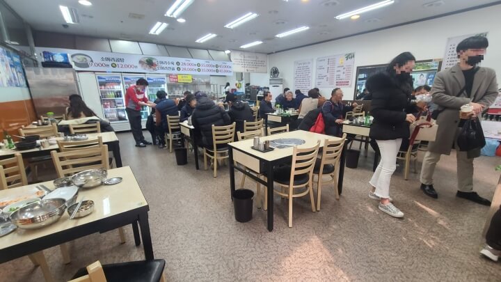 오가네소머리국밥-내부