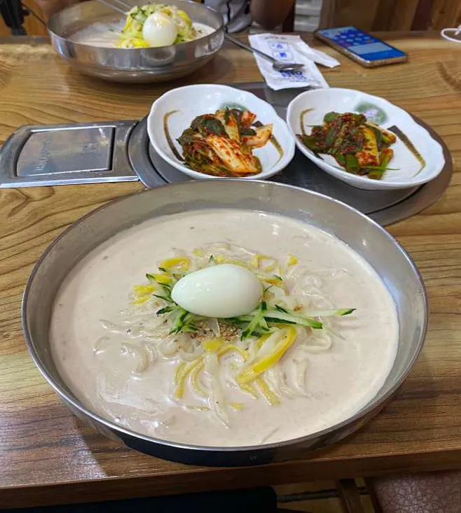 닭치고칼국수