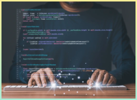 사람이 키보드를 통해 코딩하는 모습