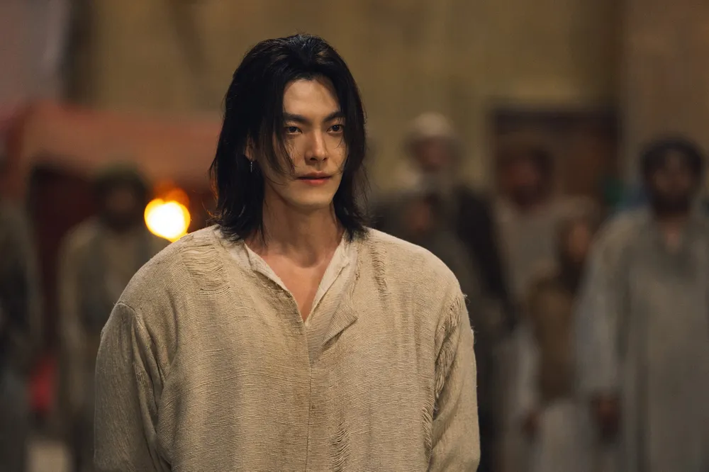 Genie (played by Kim Woo-bin, 김우빈)