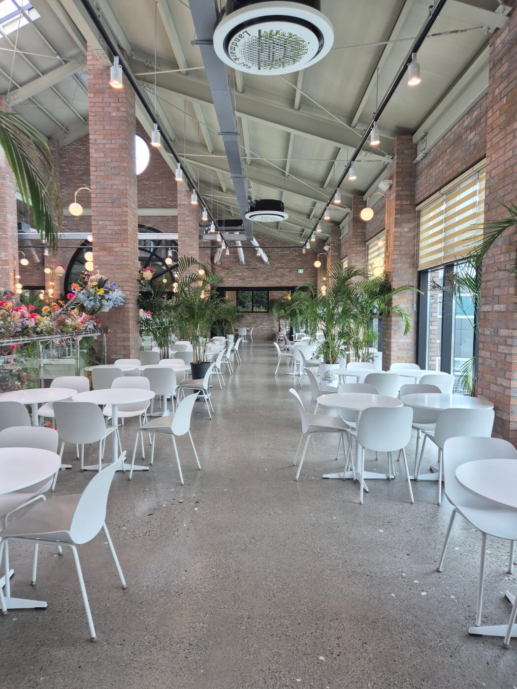 천안 유량동 대형카페 랜드마크 195 맛집