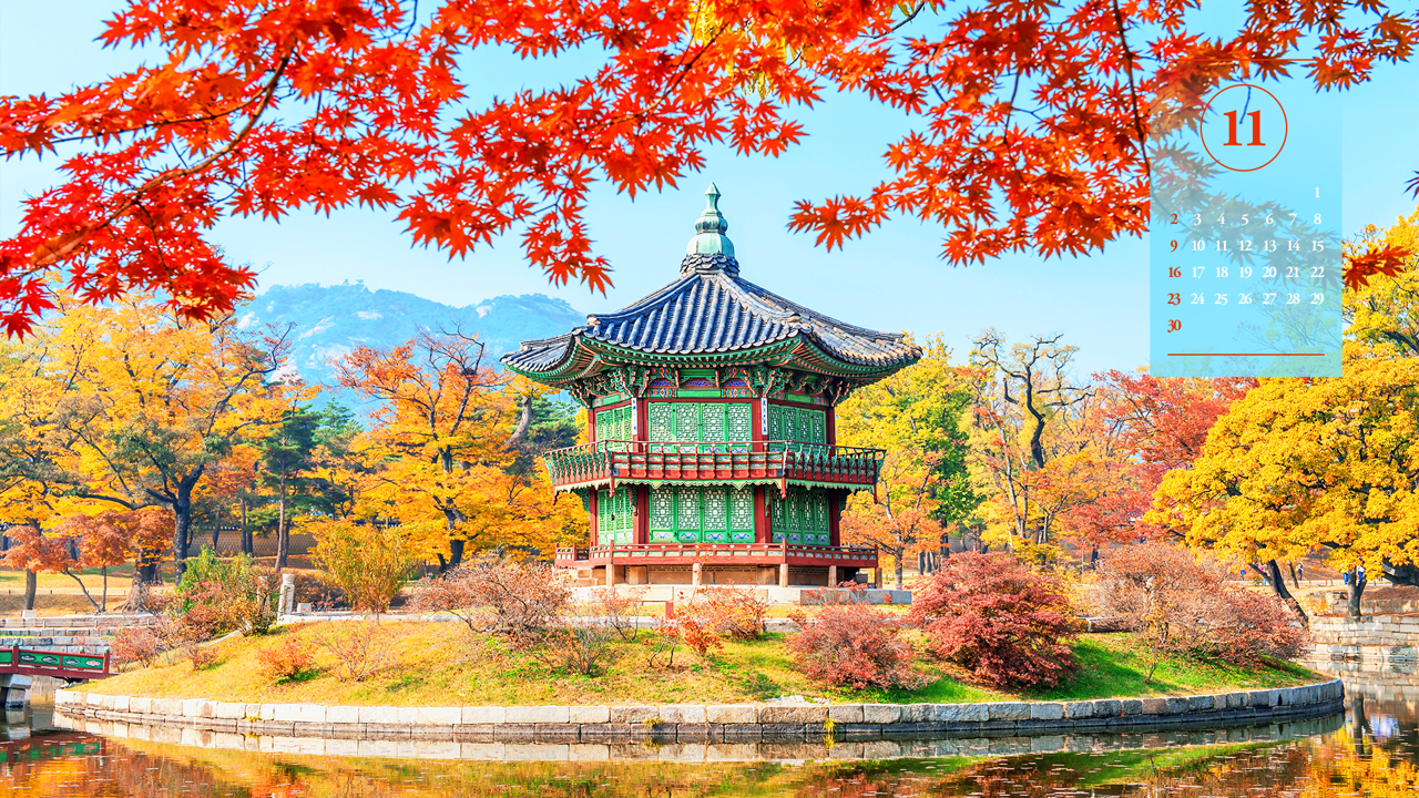 01 단풍잎과 경복궁 향원정 A - 2025년11월 노트북배경화면