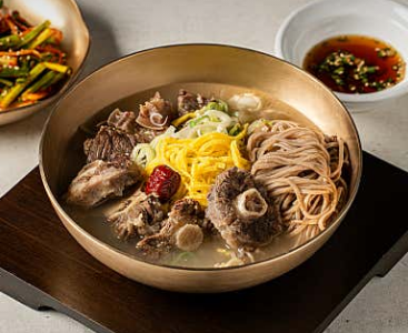 광주 흑돼지 곰탕 맛집 &lsquo;육시육분 상무역본점&rsquo; 가격&middot;메뉴&middot;위치 총정리(꼬리수육 후기 포함)