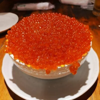 하치쿄 대표 메뉴 연어알덮밥