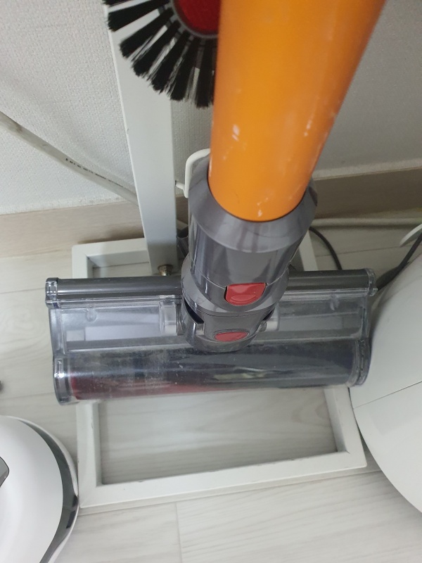 다이슨청소기-흡입구