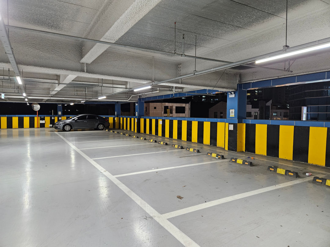 쏘삼 208 주차장