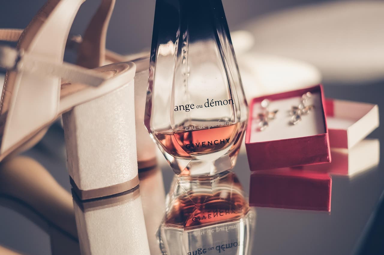 향수의 성분: 향료와 원료에 대한 깊이 있는 이해