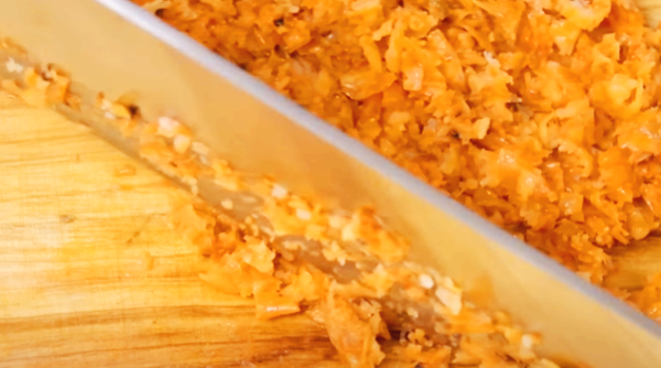 새우 잘게 다지시오