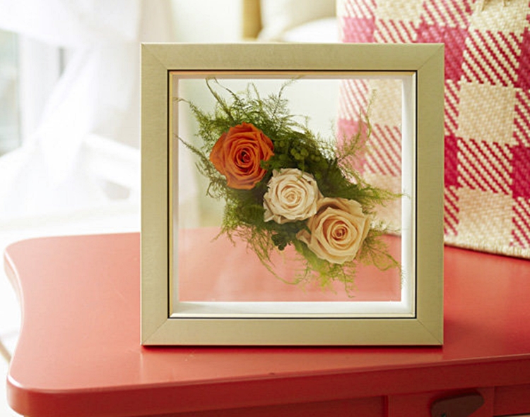 꽃이 들어있는 액자