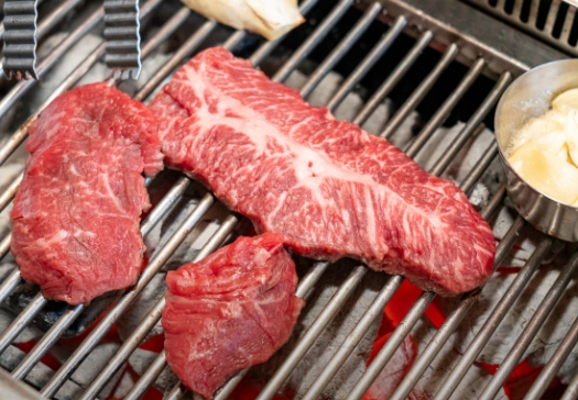 tvn 남겨서뭐하게 부여 소고기 맛집 연잎밥, 암소한마리 코스요리 위치