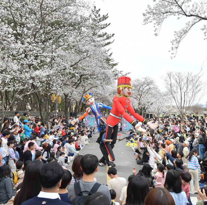 2025 경주 대릉원돌담길 벚꽃축제
