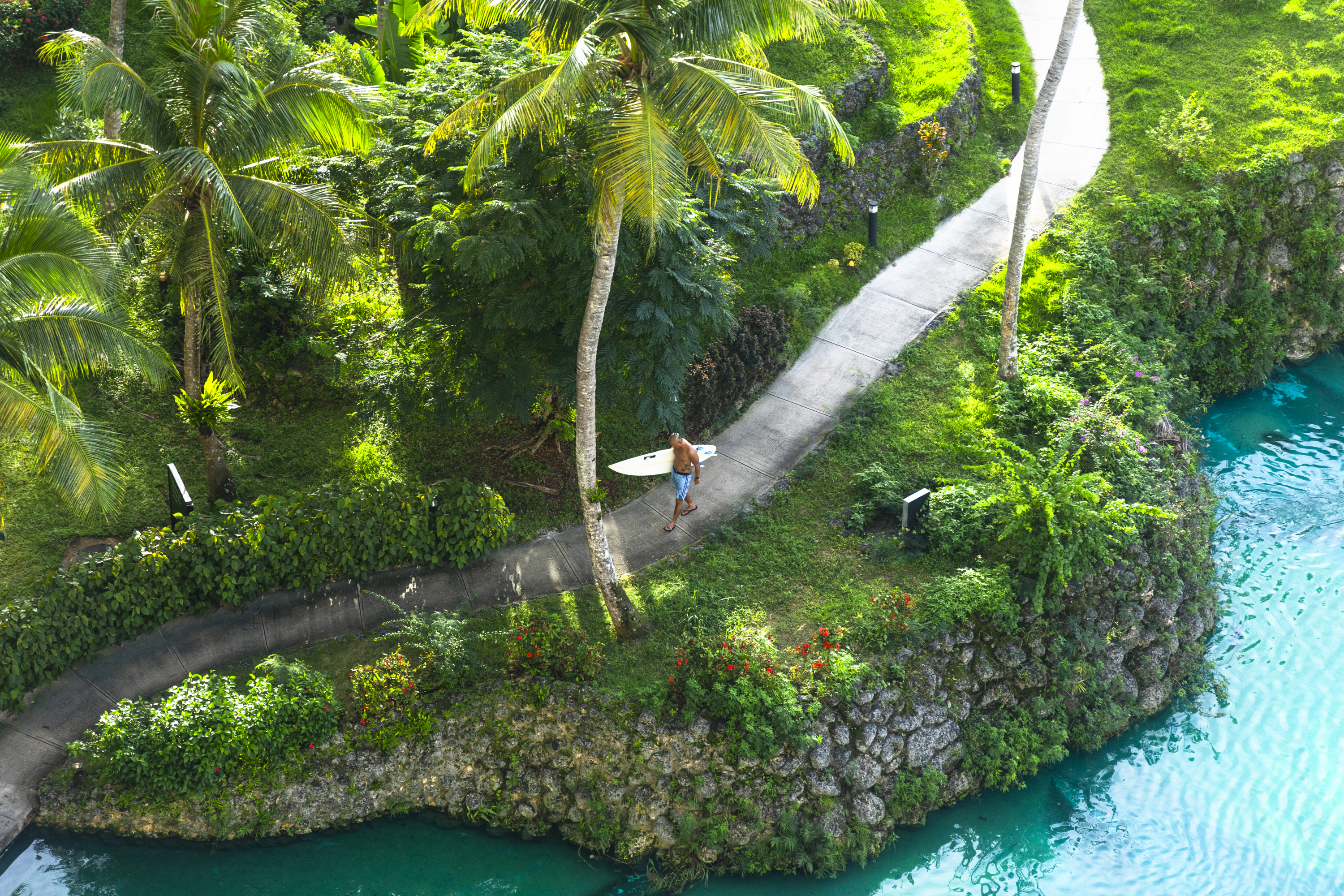 괌에서 서핑하기