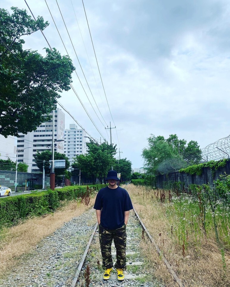 데일리룩(오뭘입) 루오에스펙 버킷햇 블랙, 어커버 반팔 블랙, 위캔더스 WKNDRS 카모 카고, 나이키 하이덩크 검노, 남자데일리룩, 남자데일리코디, 남자데일리패션, ootd