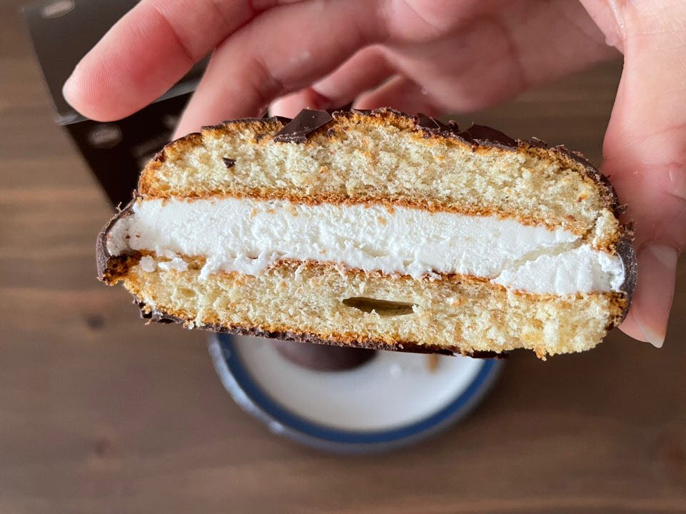 다신샵-통밀당-초코파이를-반으로-절단한-모습