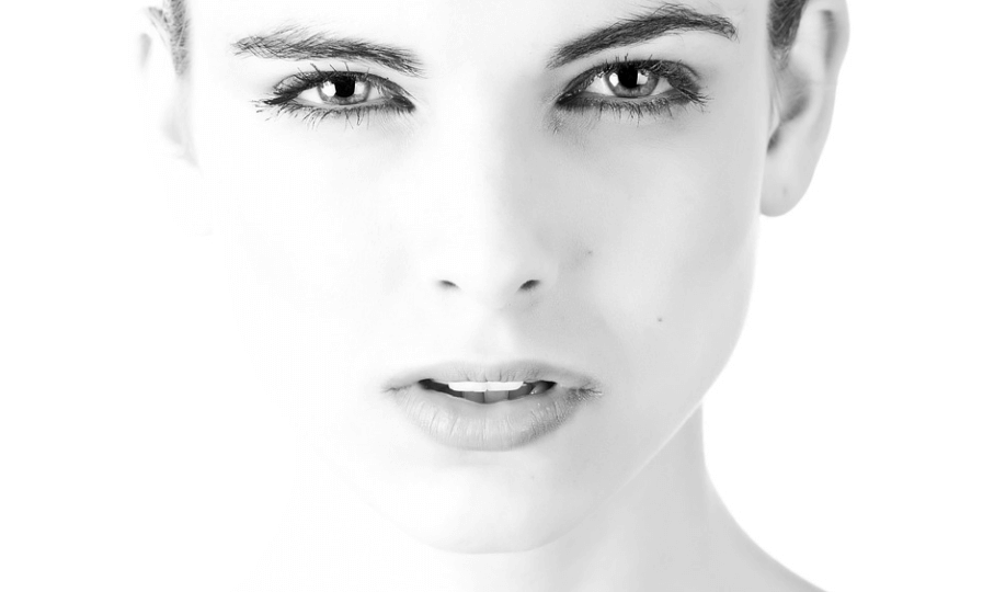 베이킹소다 활용법은 피부 각질 제거에 도움을 준다