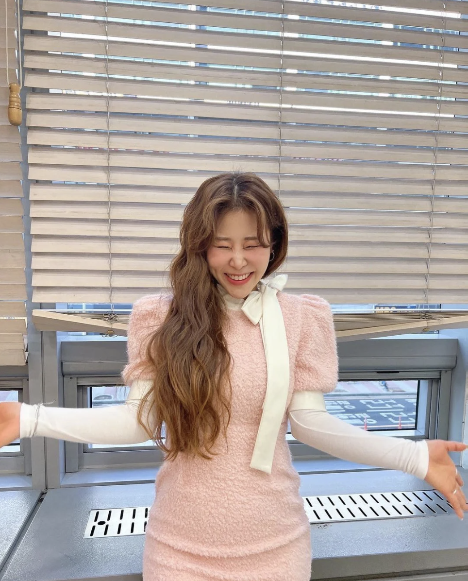 박세미 눈웃음 셀카