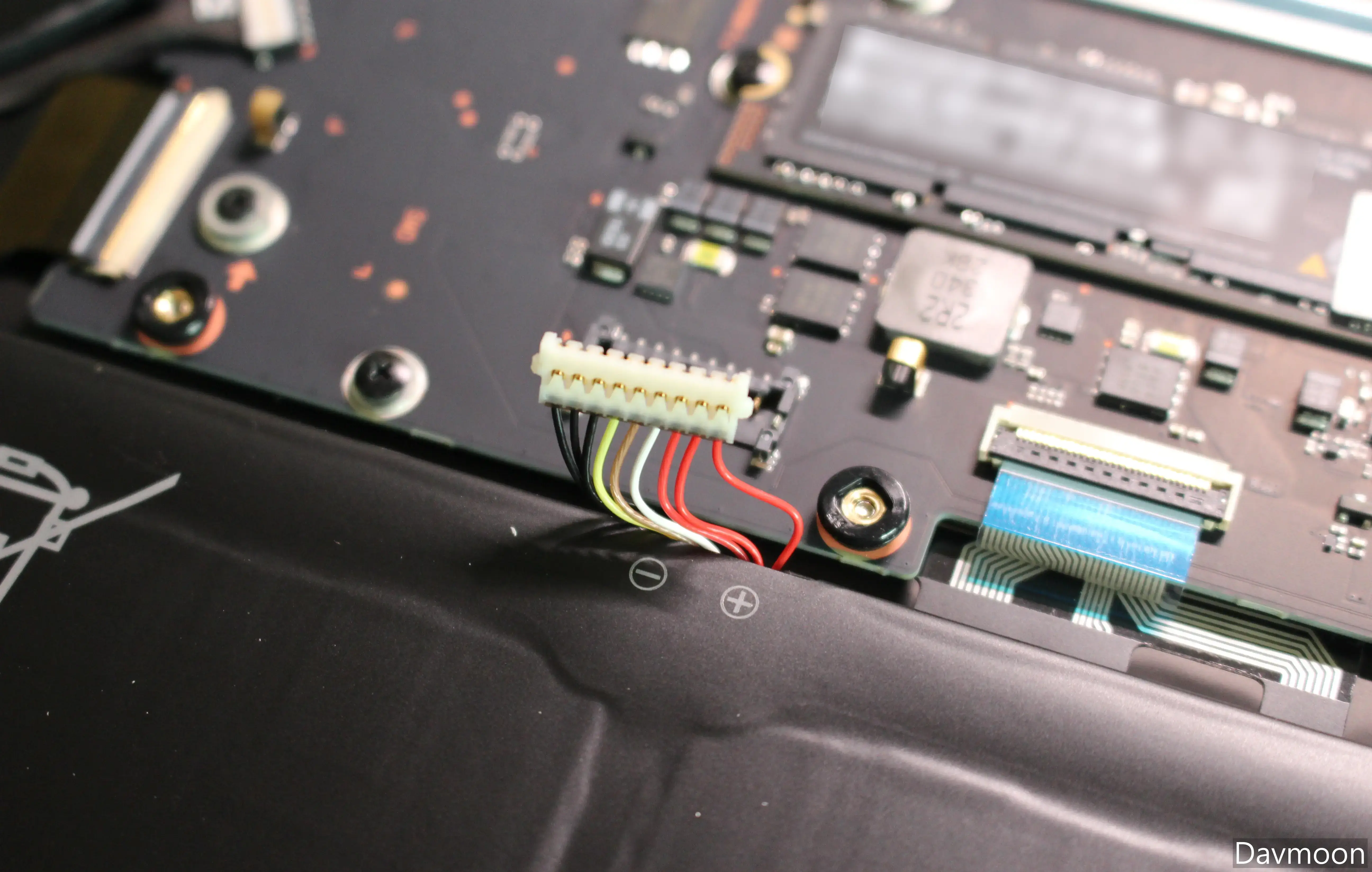 갤럭시 북4 PRO 배터리 케이블 분리